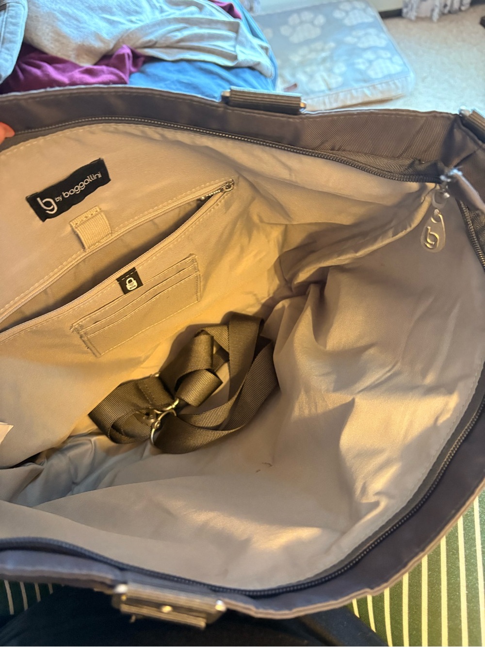Baggalini Grey Nylon Tote - Picture 4 of 7